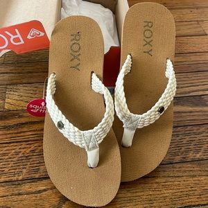 White Roxy flip flops size 7 new with box